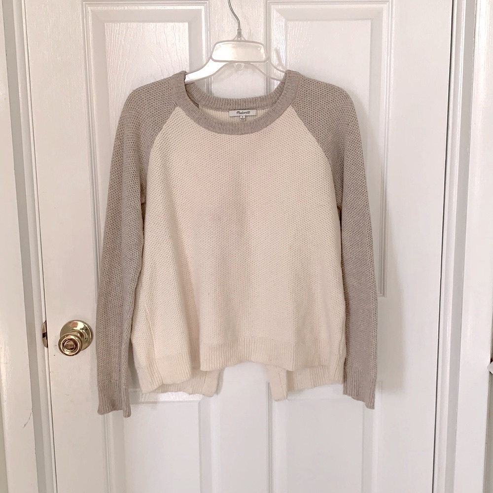 Beautiful Madewell Cream/Tan Split Back Sweater Size Small